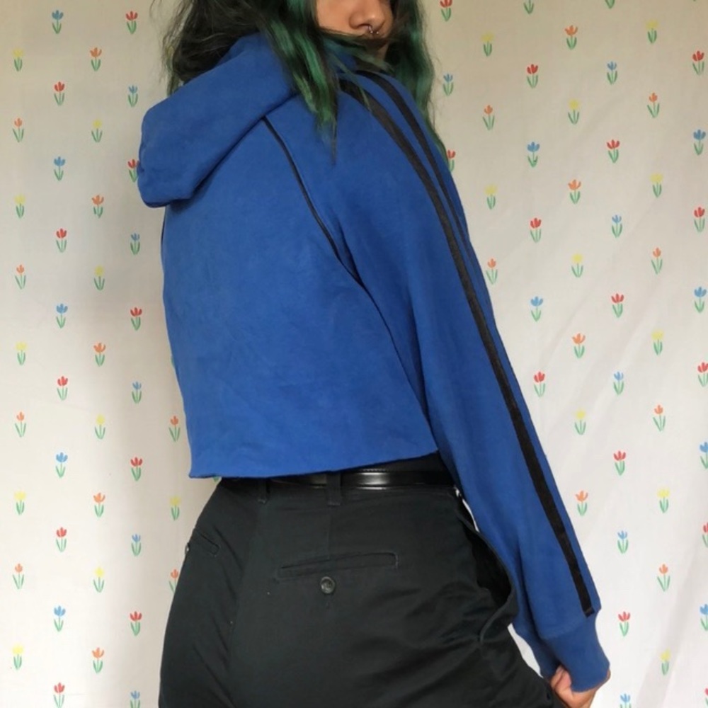 cropped hoodie - Picture 3 of 5